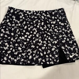 Nike black and white floral Skort